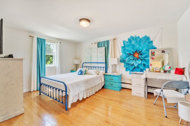226 Middletown Ave, Home with 6 bedrooms, 2 bathrooms and 8 parking in Wethersfield CT | Image 19