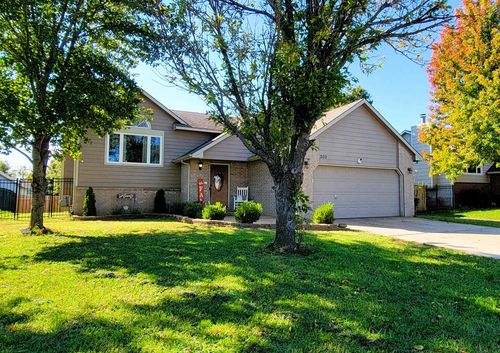 203 E Creekstone, Mulvane, KS, 67110 | Card Image