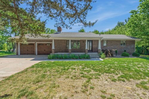 4 Parkview Rd, Hesston, KS, 67062-9048 | Card Image