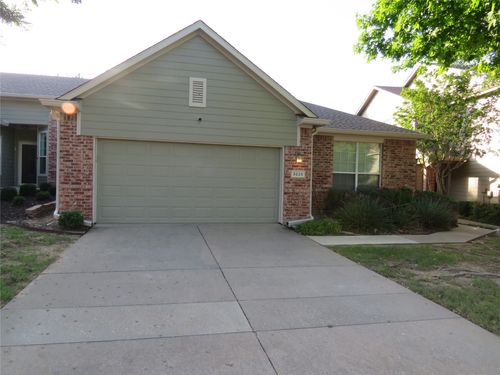 3225 Judge Holland Ln, Plano, TX, 75025-5298 | Card Image