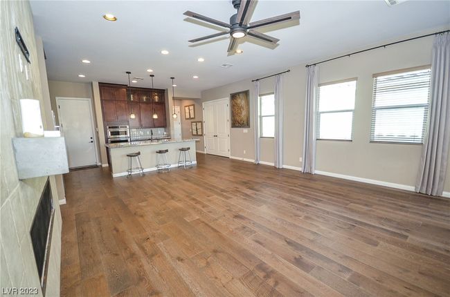 8162 Desert Madera St, House other with 3 bedrooms, 3 bathrooms and null parking in Las Vegas NV | Image 13