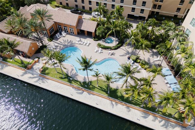 718 - 3330 Ne 190th St, Condo with 3 bedrooms, 3 bathrooms and null parking in Aventura FL | Image 8