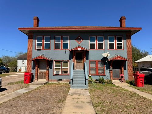 323 E Avenue C, Robstown, TX, 78380-3034 | Card Image