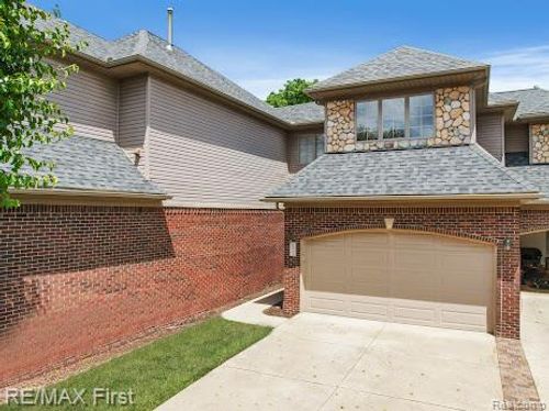 29721 Francesca Ln, Chesterfield, MI, 48047-3491 | Card Image