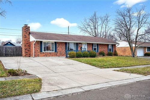 6949 Shellcross Dr, Huber Heights, OH, 45424-2204 | Card Image