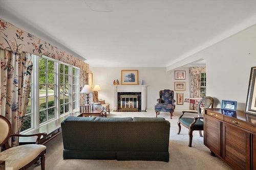 1485 Torrey Rd, Grosse Pointe Woods, MI, 48236-2326 | Card Image