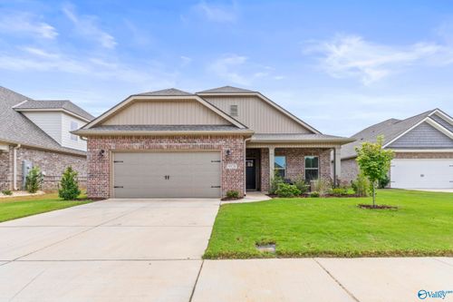 9528 Hampton Oak Dr, Owens Cross Roads, AL, 35763-4821 | Card Image