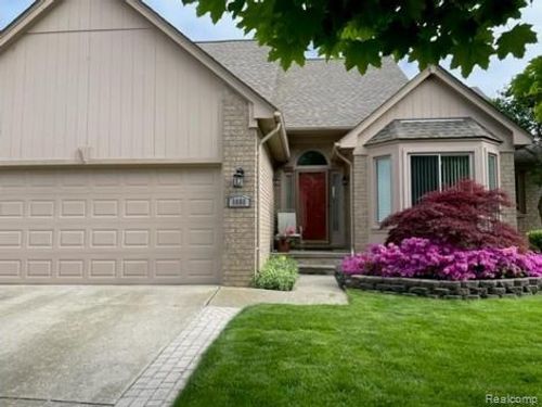 6665 Suffield Dr, Washington Township, MI, 48094-3553 | Card Image