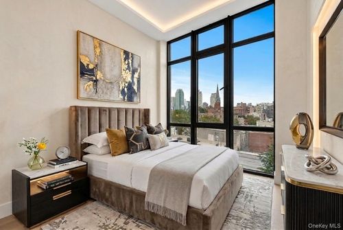 4d-50-07 5th Street, New York, NY, 11101 | Card Image