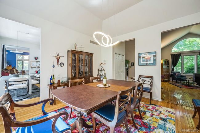 24_38049_Lantern_Hill_Ct_Farmington_Hills_MI_48331_USA-Dining_room-194376_SEP-04.jpg | Image 23