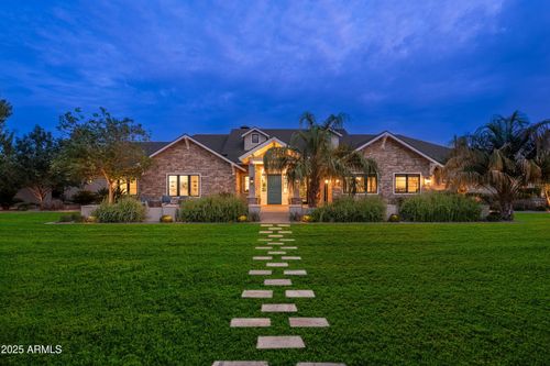 5401 E Calle Del Medio, Phoenix, AZ, 85018-4530 | Card Image