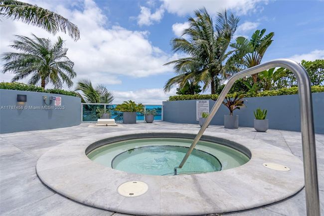 APT-1002 - 1881 79 Th Street Cswy, Condo with 2 bedrooms, 3 bathrooms and null parking in North Bay Village FL | Image 32