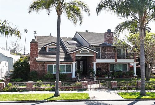 920 11th St, Huntington Beach, CA, 92648-3411 | Card Image