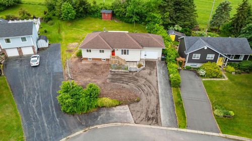 37 Whidden St, Antigonish, NS, B2G2V7 | Card Image
