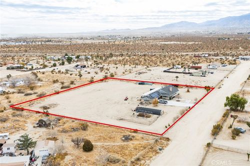 13221 Primavera Rd, Pinon Hills, CA, 92372 | Card Image