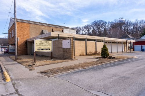 918 16th Ave, East Moline, IL, 61244-2126 | Card Image