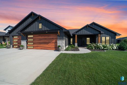 5505 E Canter Ridge Cir Circle, Sioux Falls, SD, 57110 | Card Image