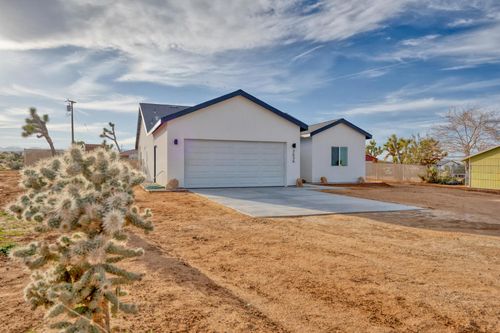 3636 Avalon Ave, Yucca Valley, CA, 92284-0902 | Card Image