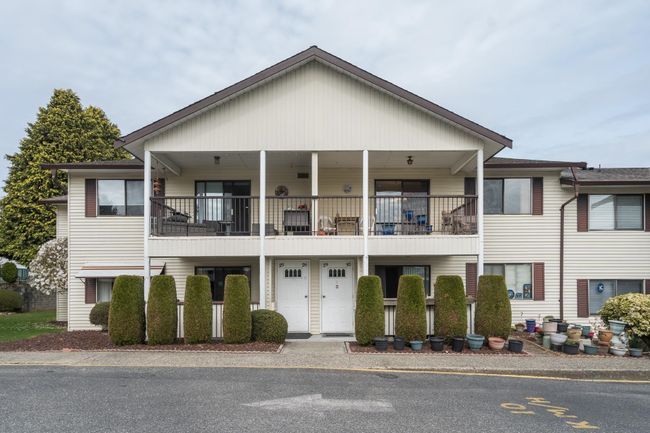 30 - 32959 George Ferguson Way, Townhouse with 2 bedrooms, 1 bathrooms and 1 parking in Abbotsford BC | Image 1