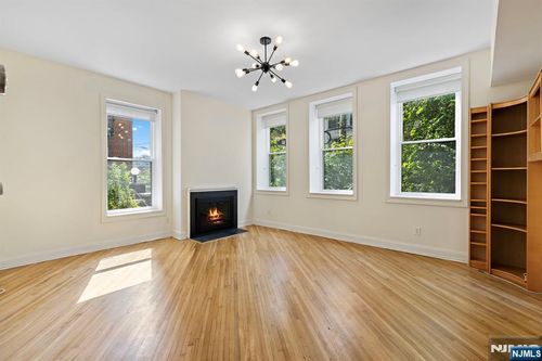 1021 Grand St, Hoboken, NJ, 07030-2150 | Card Image