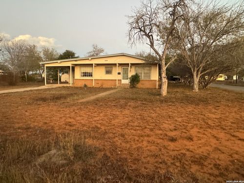504 N Cedar St, Pearsall, TX, 78061-3812 | Card Image
