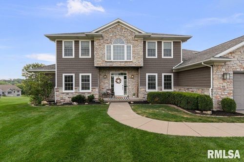 6 Redstone Ct, Le Claire, IA, 52753-8002 | Card Image