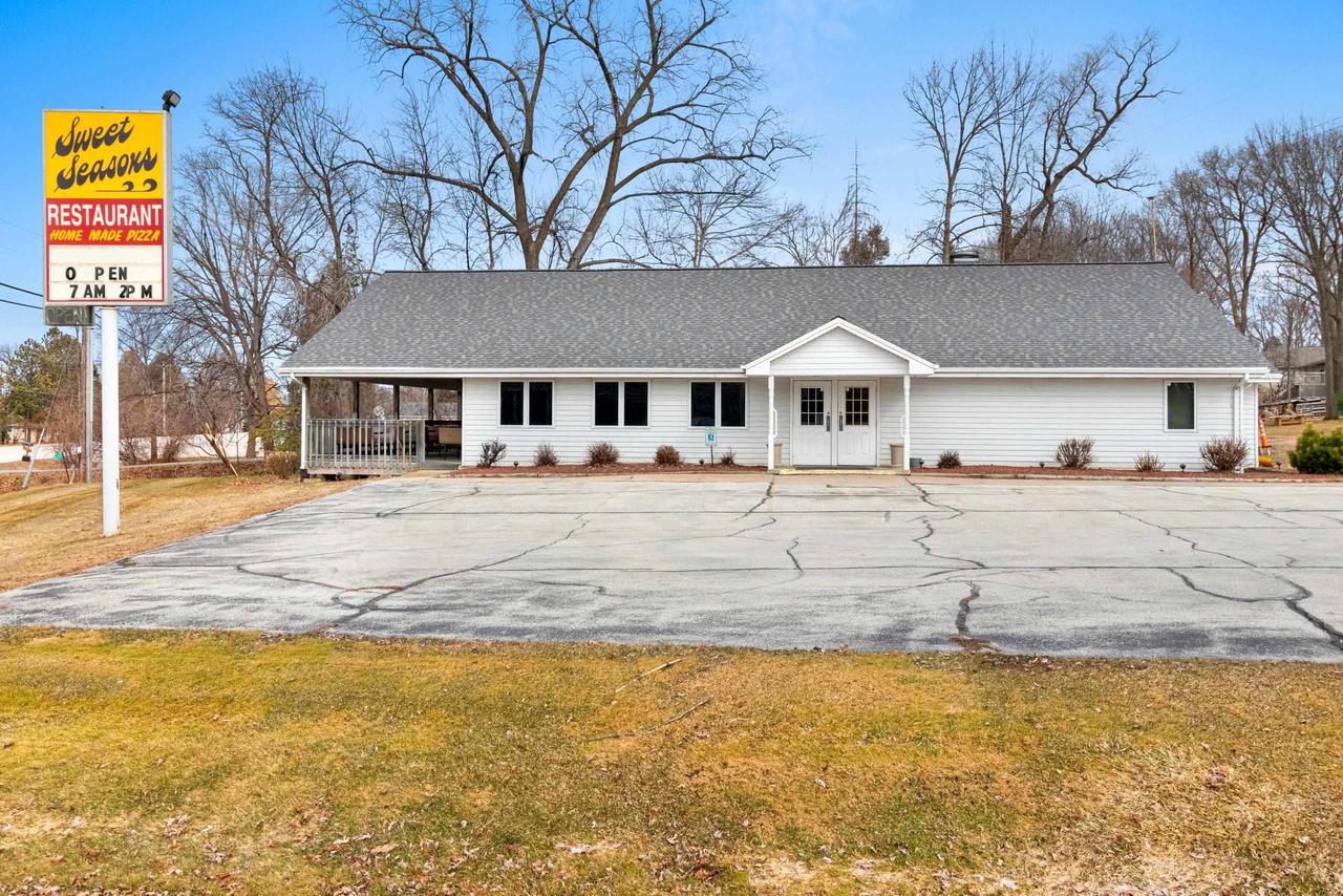 6189 Tielens Rd, Green Bay, WI 54217