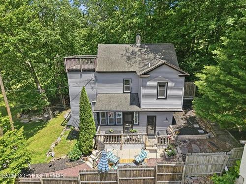910 Laurel St, Jim Thorpe, PA, 18229-2505 | Card Image