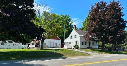 256 E Main Street, Hampstead, NH, 03826 | Card Image