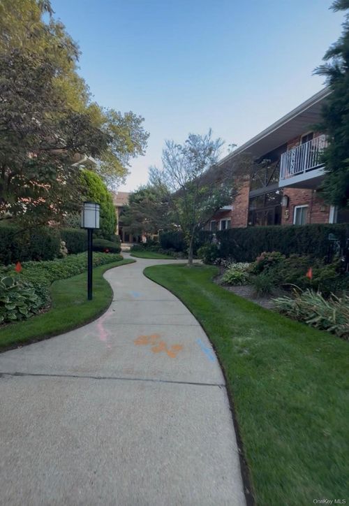 unit-15h-1 Toms Point Ln, Port Washington, NY, 11050-2123 | Card Image