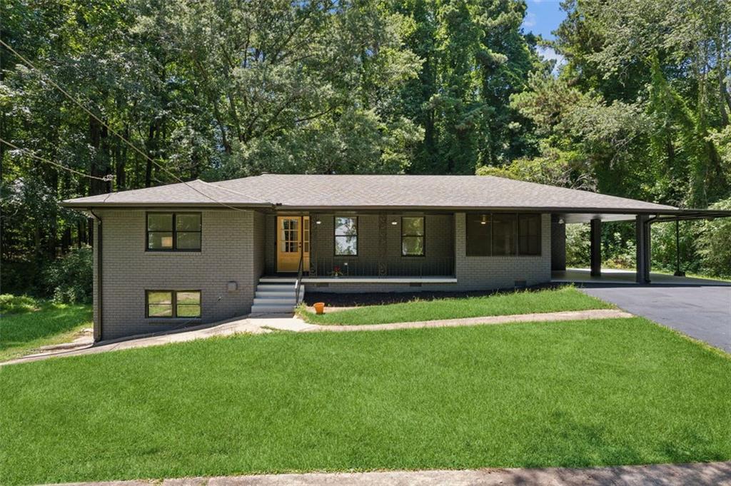 Loveless Dr, Ellenwood, GA 30294