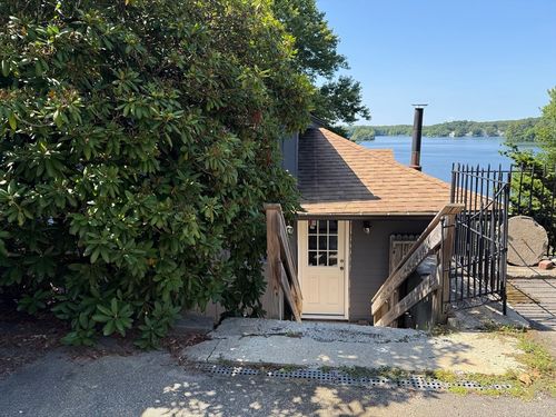 570 Eastside Rd, Wrentham, MA, 02093-1564 | Card Image