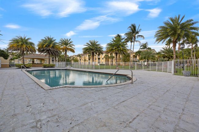 APT-310 - 2620 S University Dr, Condo with 3 bedrooms, 2 bathrooms and null parking in Davie FL | Image 16