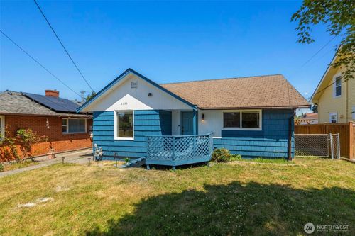 2205 Columbia Ave, Everett, WA, 98203-5335 | Card Image