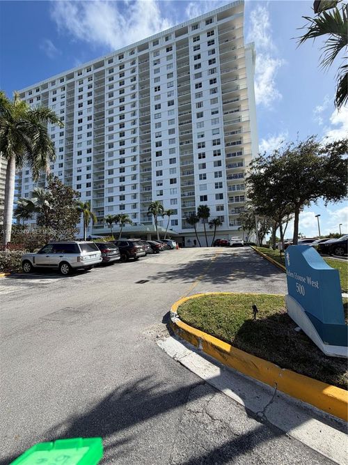 apt-218-500 Bayview Dr, Sunny Isles Beach, FL, 33160-4748 | Card Image