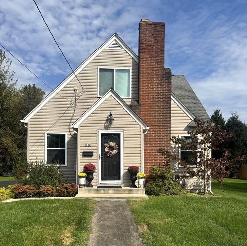 310 W Fairmont Ave, New Castle, PA, 16105-1912 | Card Image
