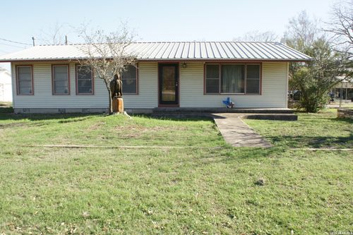 705 Altgelt St, Comfort, TX, 78013-2236 | Card Image