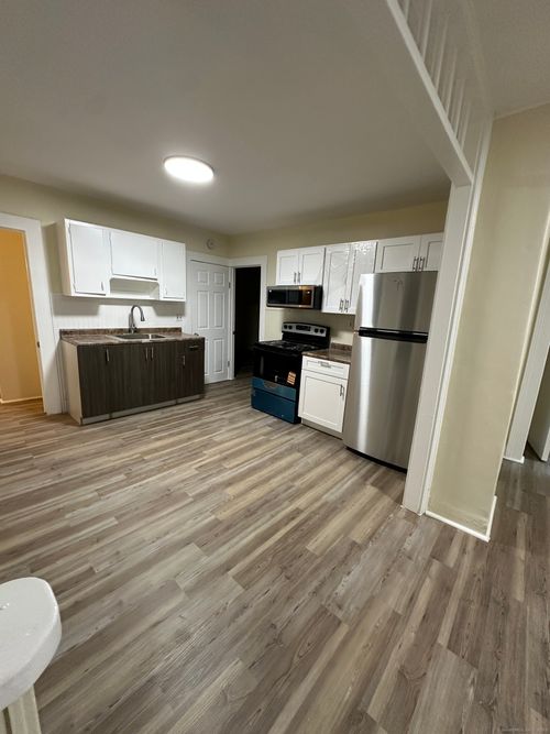 2-42 Spring St, New London, CT, 06320-3511 | Card Image