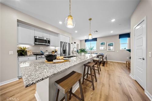 2860 Via Descanso, Camarillo, CA, 93012 | Card Image