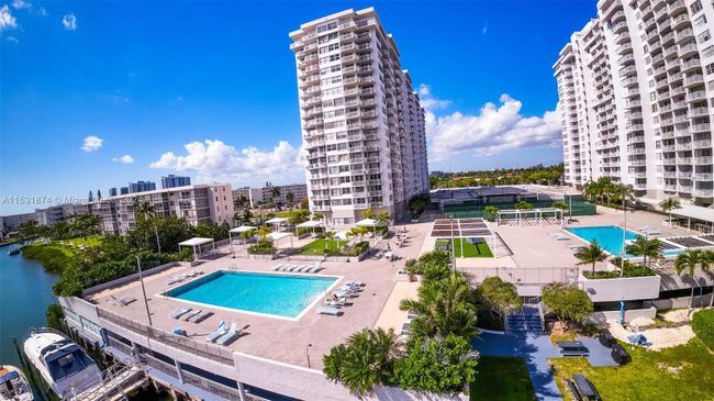 PH04 - 18011 Biscayne Blvd, Condo with 2 bedrooms, 2 bathrooms and null parking in Aventura FL | Image 27