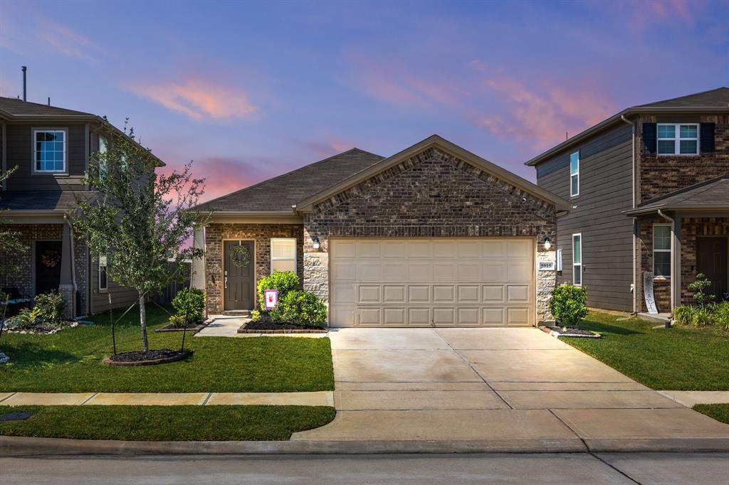 Waggoner Ranch Trl, Katy, TX 77493