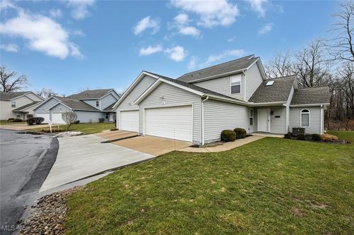 287 Westberry Cir, Tallmadge, OH, 44278-3613 | Card Image