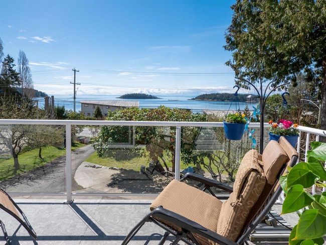 6502 Sunshine Coast Highway, House other with 3 bedrooms, 3 bathrooms and 8 parking in Sechelt BC | Image 39