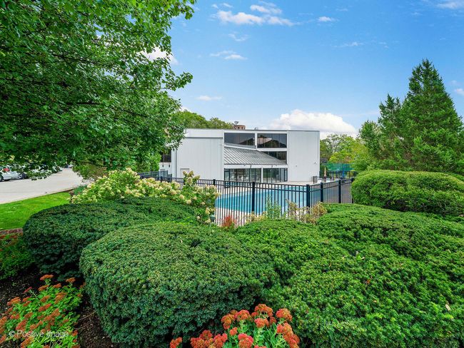 APT-407 - 2 S Atrium Way, Condo with 1 bedrooms, 2 bathrooms and 1 parking in Elmhurst IL | Image 24