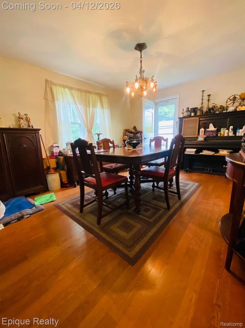 102 Jean St, Yale, MI, 48097-2987 | Card Image