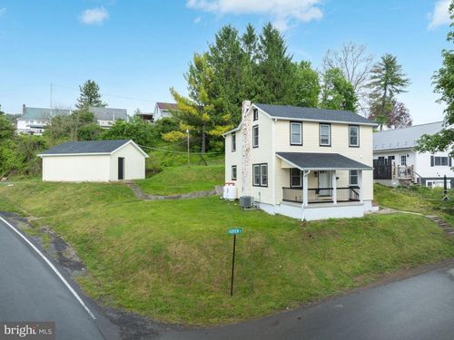 631 Fairview St, BELLEFONTE, PA, 16823-2703 | Card Image