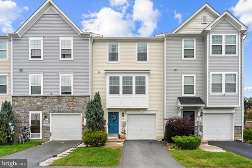 85 Natural Way, MARTINSBURG, WV, 25404-3780 | Card Image