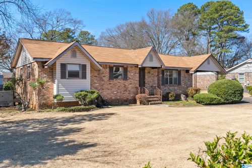 141 Newport Dr, HUEYTOWN, AL, 35023-2314 | Card Image