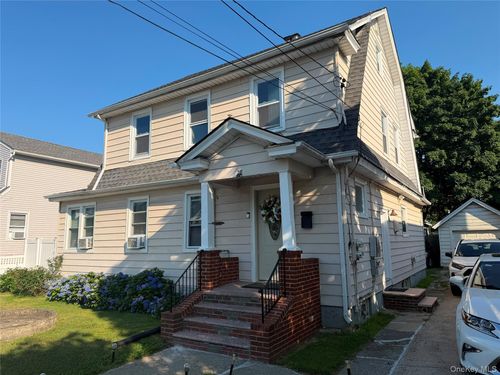 28 Stowe Pl, Hempstead, NY, 11550-1532 | Card Image