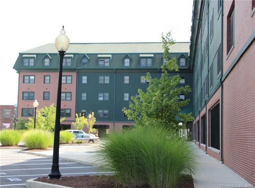 apt-524-30 Crosby St, Danbury, CT, 06810-5165 | Card Image